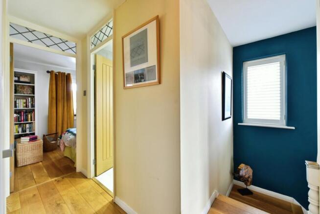 4 bed Detached for sale Image 8