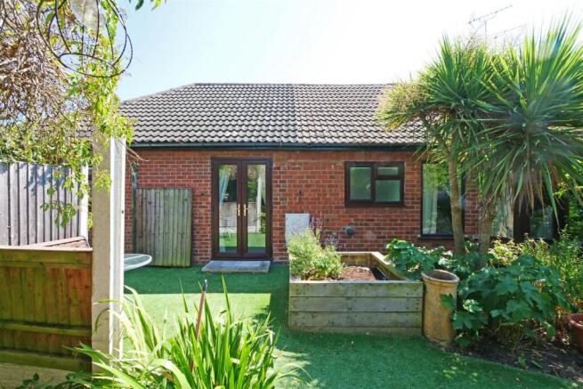 3 bed Semi-Detached Bungalow for sale Image 12