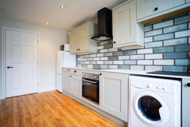 1 bed Flat to rent Image 6