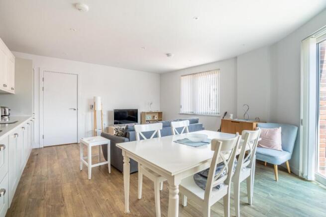 2 bed Apartment for sale Image 7