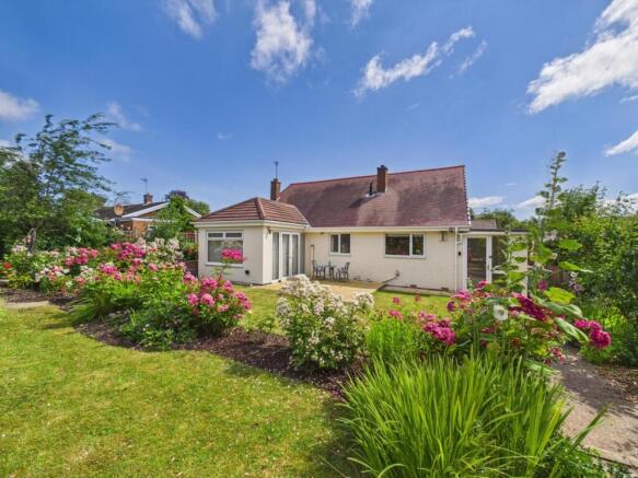 2 bed Detached Bungalow for sale Image 4