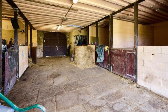 6 bed Barn for sale Image 4