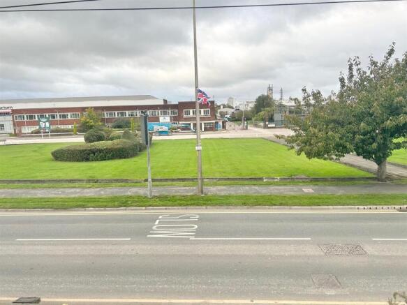 Leigh Road, Hindley Green, Wigan photo 2
