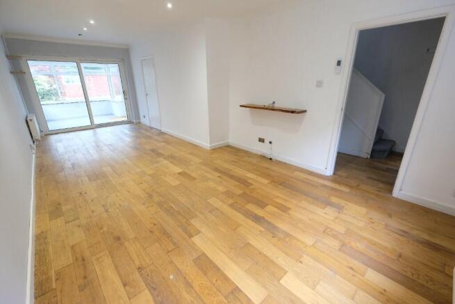 SITTING/DINING ROOM