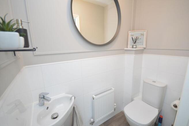 4 bed Detached for sale Image 9