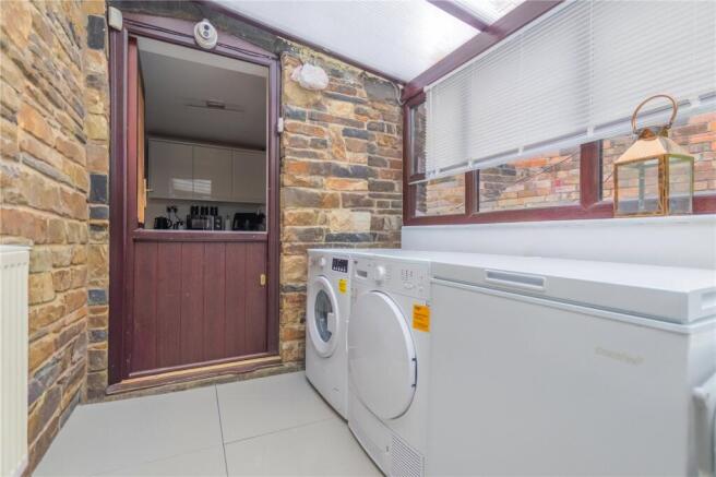 3 bed Semi-Detached for sale Image 12
