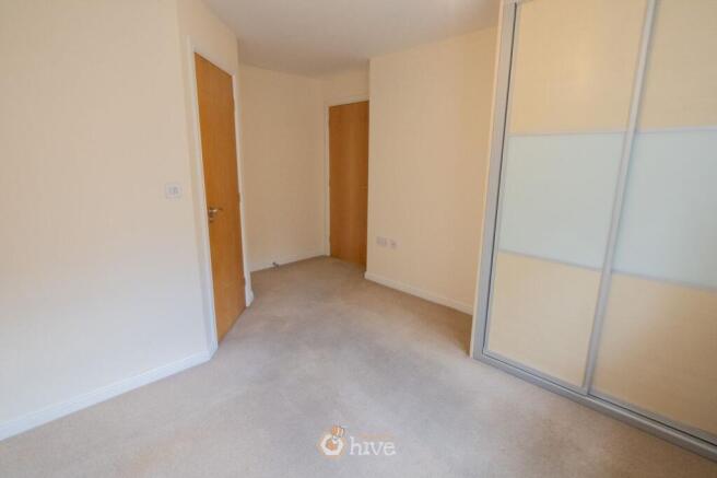 2 bed Apartment to rent Image 7