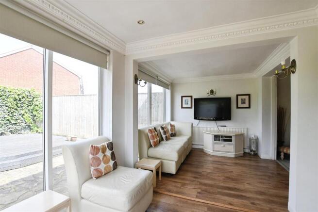 3 bed Semi-Detached for sale Image 10
