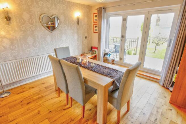 5 Dining Room.jpg