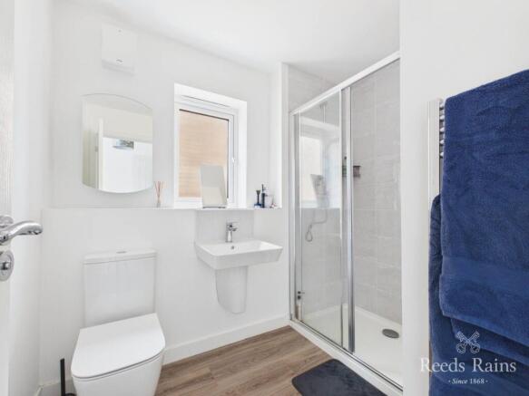4 bed Detached for sale Image 11