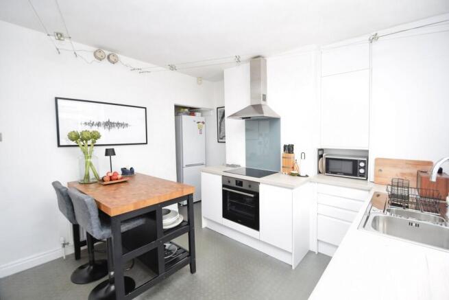 3 bed Terraced for sale Image 9