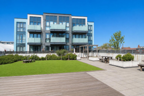 Flat 10, 2 Peake Court, Cavalier Close, Wallington SM6 8DL