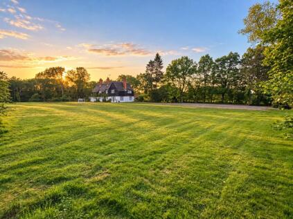 Reading Road, Mattingley, RG27