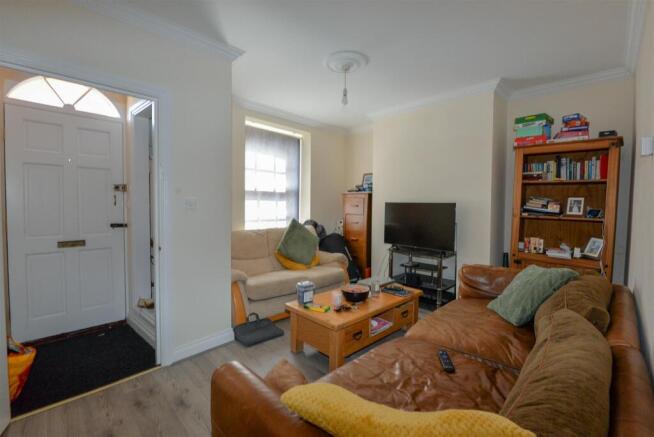Living Room 2.jpg