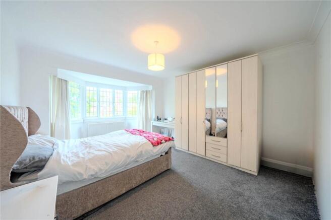 5 bed Detached for sale Image 7