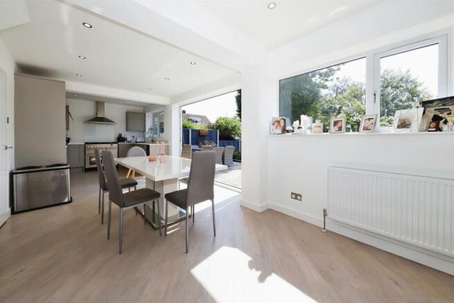 Kitchen/Dining Area