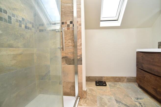 3 bed House for sale Image 10