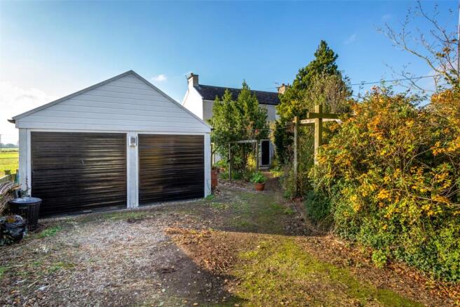Garage/Driveway