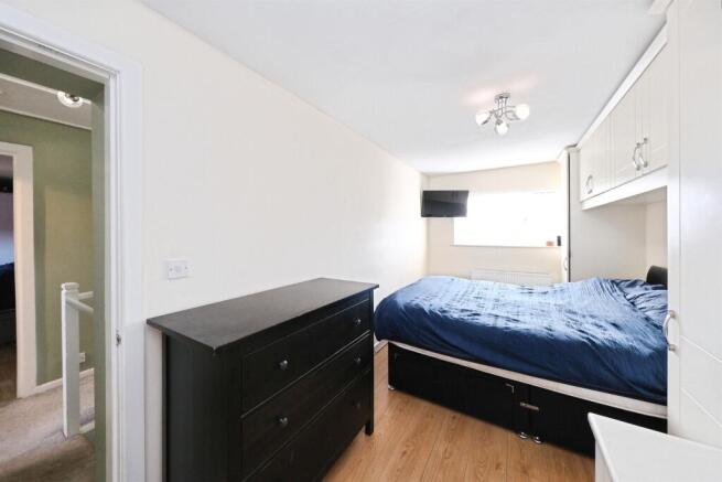 4 bed Semi-Detached for sale Image 10