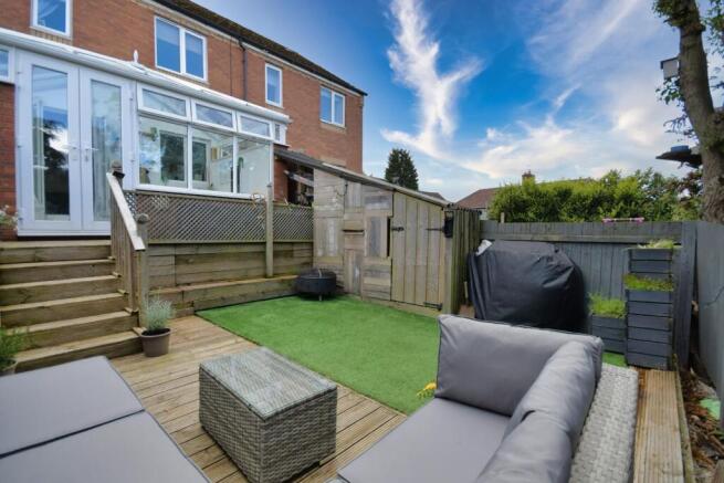REAR GARDEN 02.jpg