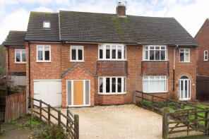 29, Oakley Drive, Long Whatton LE12 5DQ