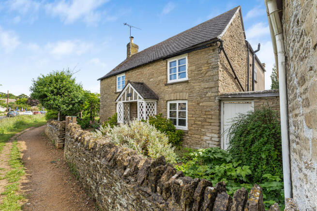 Brookside Cottage-11