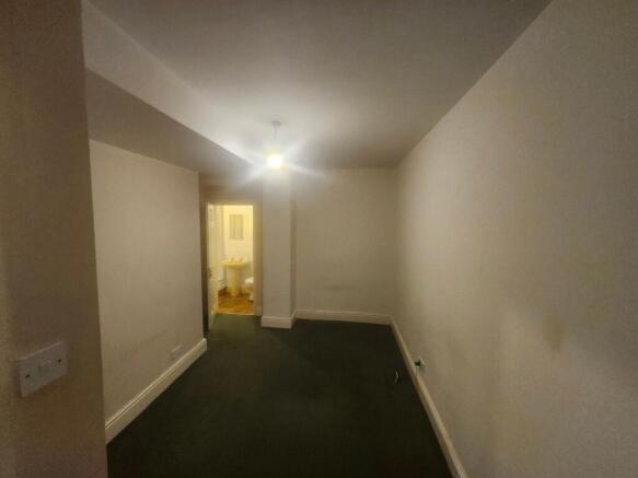1 bed Flat to rent Image 6