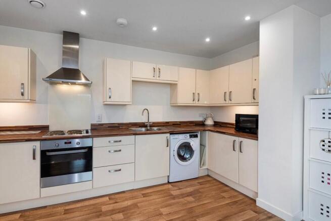 Furners Close, Erith, DA8 photo 4
