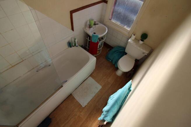 4 bed House Share to rent Image 7