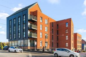 23, Riverside Court, Hazlemere Marina, Waltham Abbey EN9 1FJ