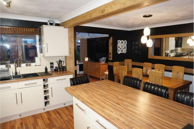 Kitchen/Dining Room
