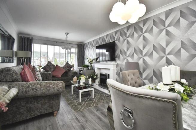 2 bed Semi-Detached Bungalow for sale Image 8