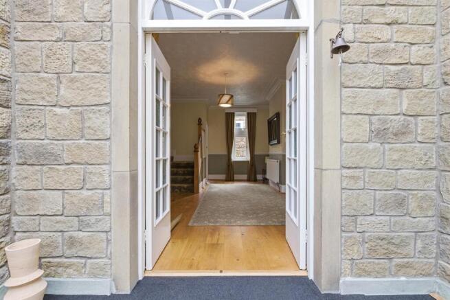 4 bed Detached for sale Image 6