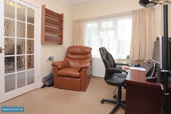 bedroom/study