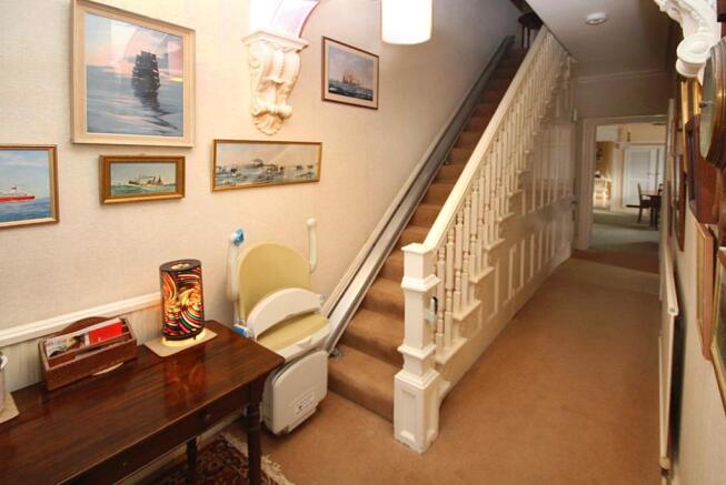 HALL_SWAYNES CLOSE.jpg