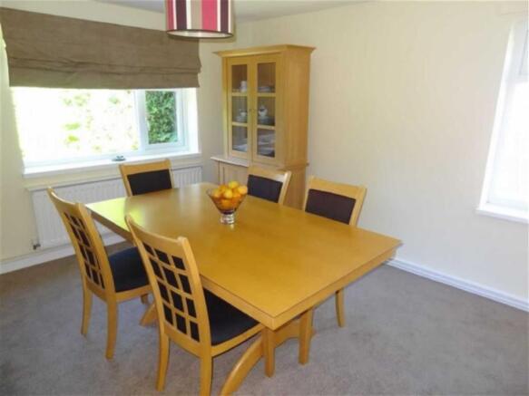 DINING ROOM/BEDROOM 