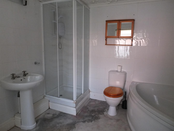 Bathroom 2.png
