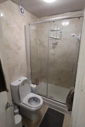 7 bed Semi-Detached to rent Image 9