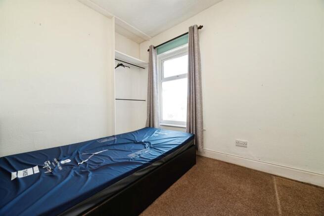 3 bed Terraced for sale Image 9
