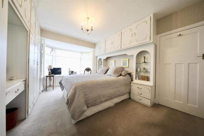 4 bed Semi-Detached for sale Image 4