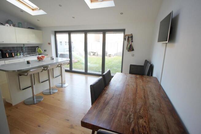 Kitchen 2.JPG