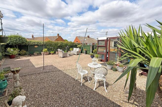 2 bed Semi-Detached Bungalow for sale Image 4