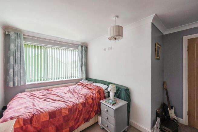 4 bed Semi-Detached for sale Image 10