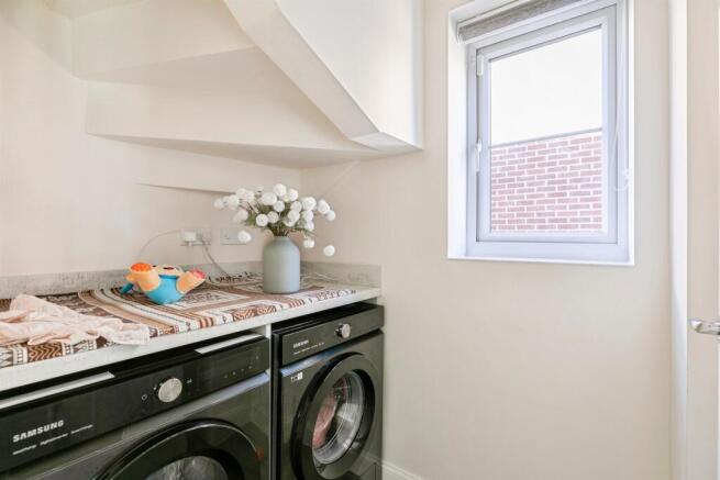 4 bed Detached for sale Image 7