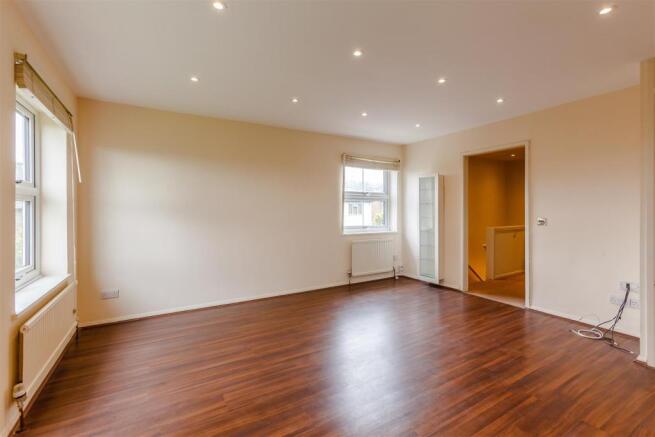 8426343-Interior05.jpg