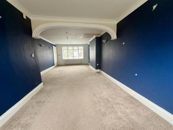 4 bed Detached to rent Image 4