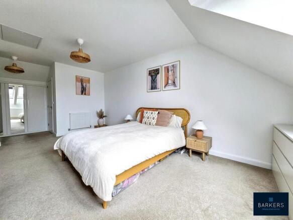 4 bed Semi-Detached to rent Image 4