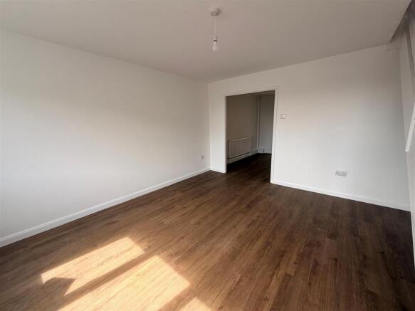 Sitting room 2.jpg