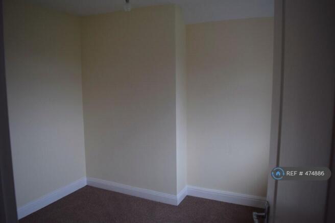 2 bed Semi-Detached to rent Image 10