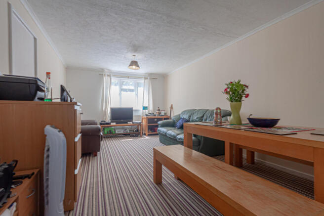Lounge Area/Dining